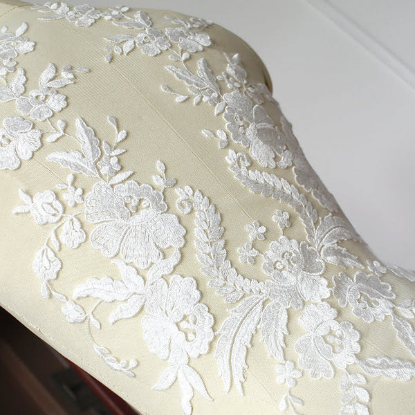 White Lace Bridal Applique: Elegant Wedding Dress Bodice Embellishment