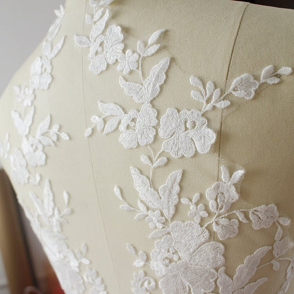 White Lace Bridal Applique: Elegant Wedding Dress Bodice Embellishment