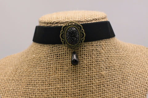 Black Velvet Gothic Choker: Victorian Lace Necklace