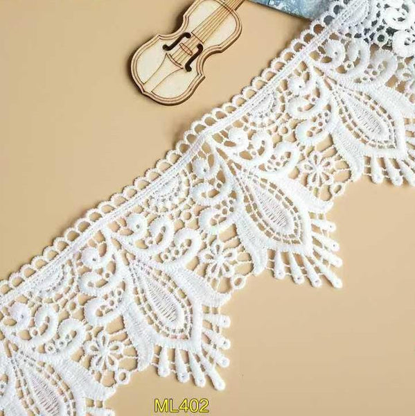 White Venice Lace Trim: Scalloped Victorian Guipure, 4 1/4" Wide
