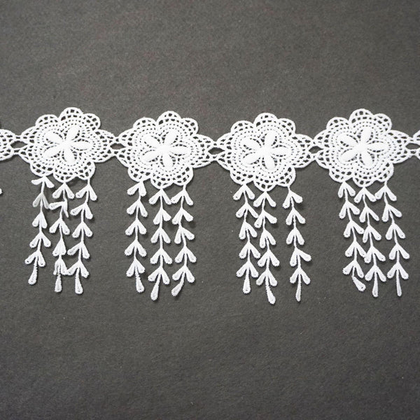 Floral Venice Lace Trim: Off-White Scalloped Guipure Lace - 6 Inch