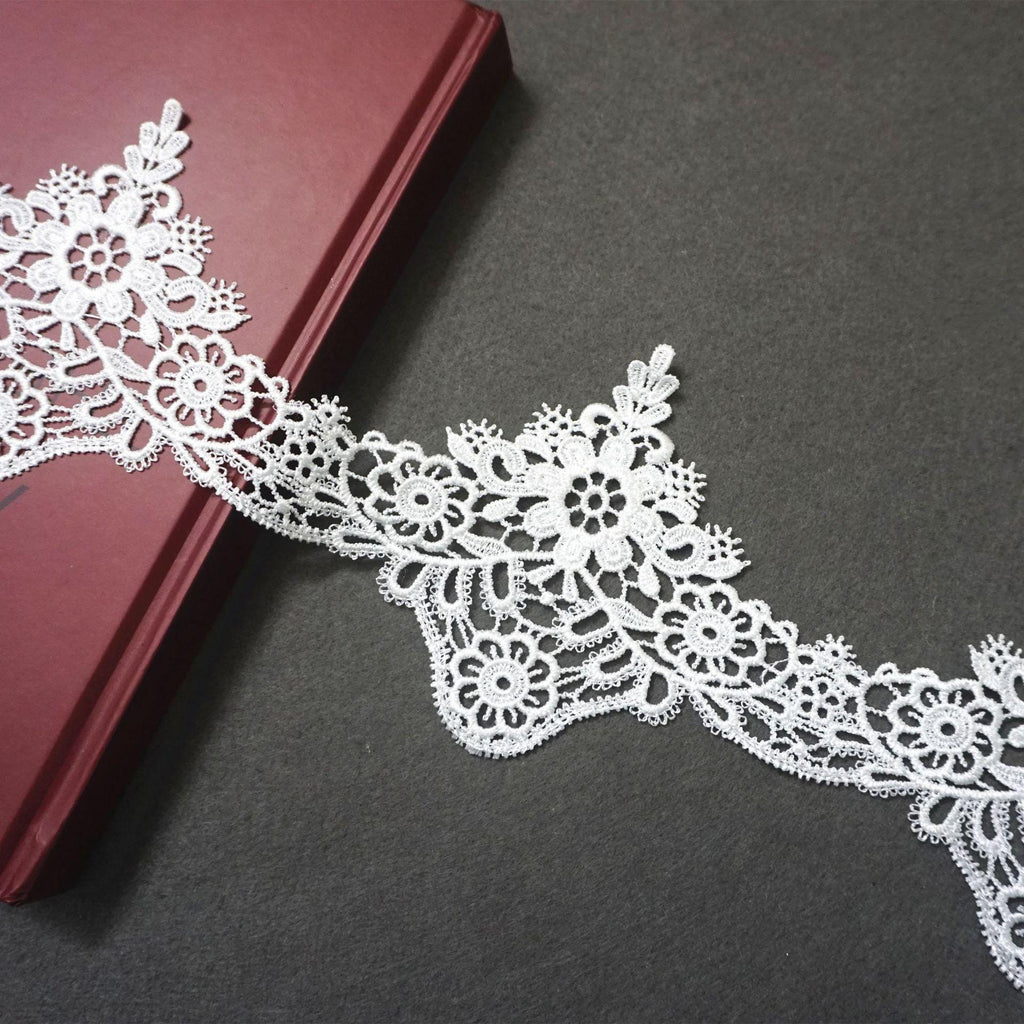Off White Floral Venice Lace Trim: Scalloped Guipure Lace - 5 Inch