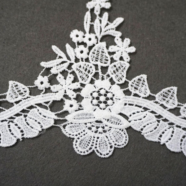 Floral Venice Lace Trim: Off-White Scalloped Guipure Lace - By The Yard