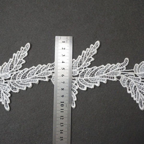 Off White Venice Lace Trim: Leaf Pattern Scalloped Guipure Lace