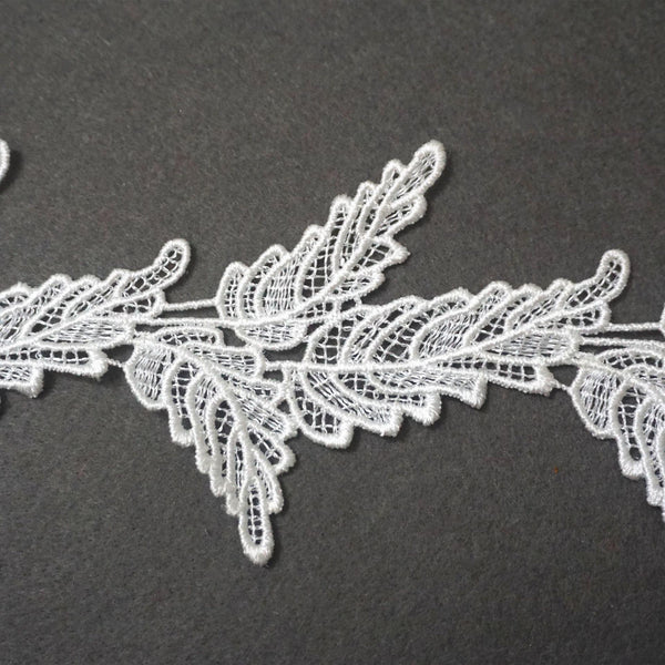 Off White Venice Lace Trim: Leaf Pattern Scalloped Guipure Lace