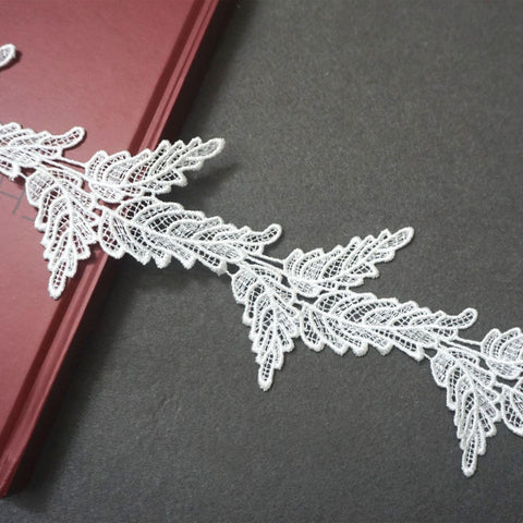 Off White Venice Lace Trim: Leaf Pattern Scalloped Guipure Lace