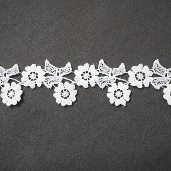 Floral Venice Lace Trim: Off-White Scalloped Guipure Bridal Lace - By The Yard