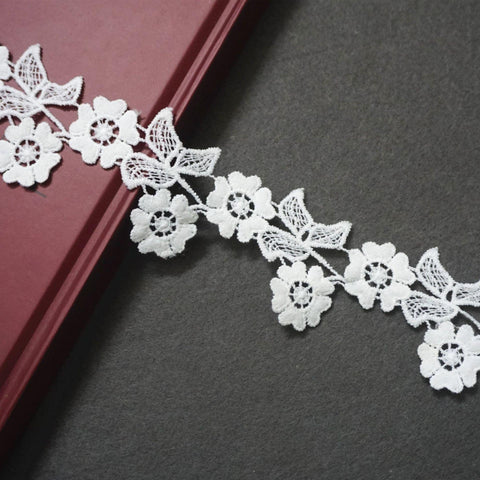 Floral Venice Lace Trim: Off-White Scalloped Guipure Bridal Lace - By The Yard