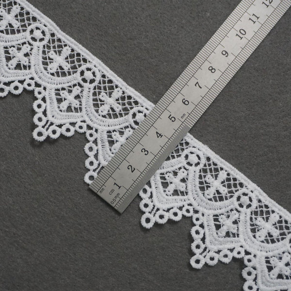 Venice Lace Trim: Scalloped Edge, Vintage Floral Design