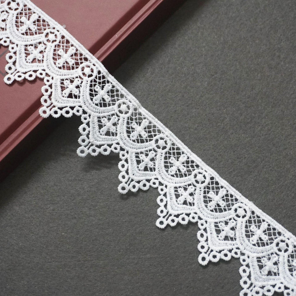 Venice Lace Trim: Scalloped Edge, Vintage Floral Design