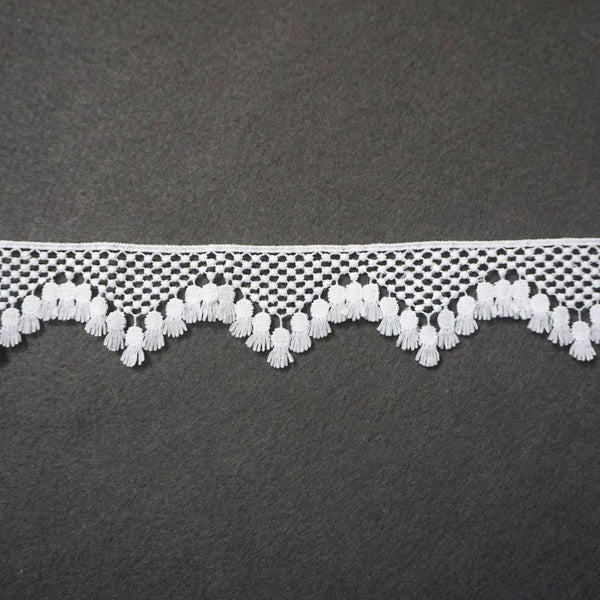 Off White Venice Lace Trim: Scalloped Oval Guipure Bridal Lace