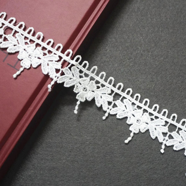 Off White Venice Lace Trim: Scalloped Oval Guipure Bridal Lace
