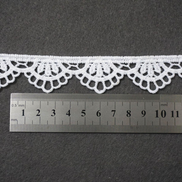 Off White Venice Lace Trim: Scalloped Bridal Guipure Lace - 1 Inch