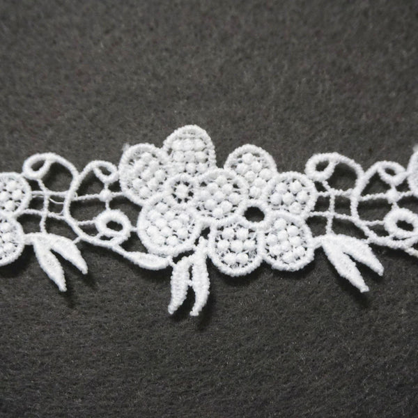 Off-White Venice Lace Trim: Floral Scalloped Guipure Bridal Lace