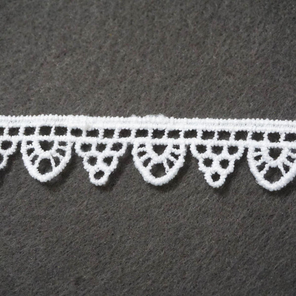 Off White Venice Lace Trim: Scalloped Edge, Vintage Style (1/2 Inch)