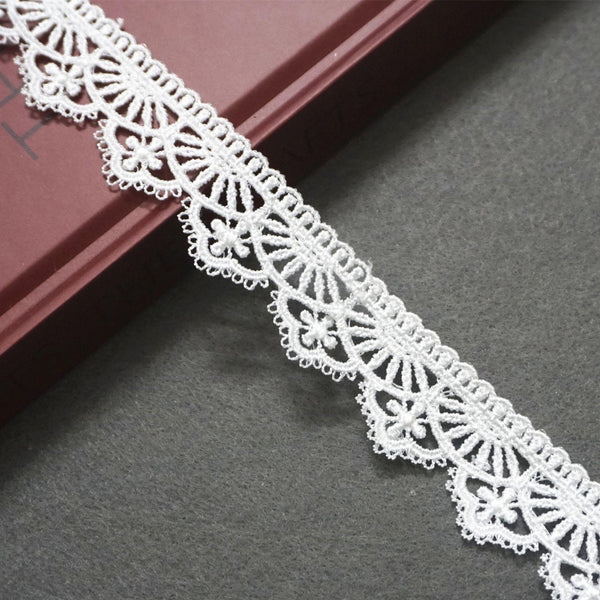 Off-White Venice Lace Trim: Scalloped Bridal Guipure Lace - 1 1/8" Wide