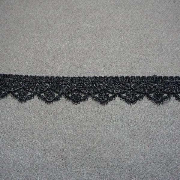Off-White Venice Lace Trim: Scalloped Bridal Guipure Lace - 1 1/8" Wide