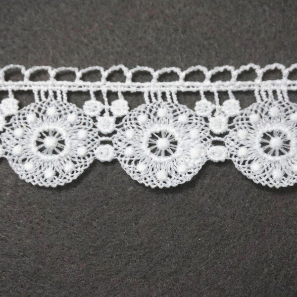 Off-White Venice Lace Trim: Scalloped Bridal Guipure Lace - 1 1/8 inch