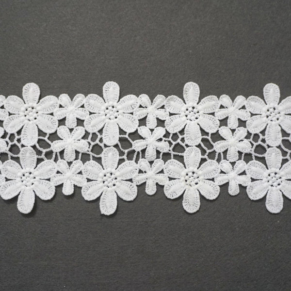 Off White Floral Venice Lace Trim: Scalloped Guipure Lace - By The Yard