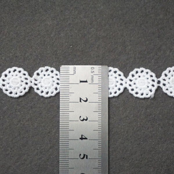 Venice Lace Trim: Round Flower Pattern, Off-White DIY Decor