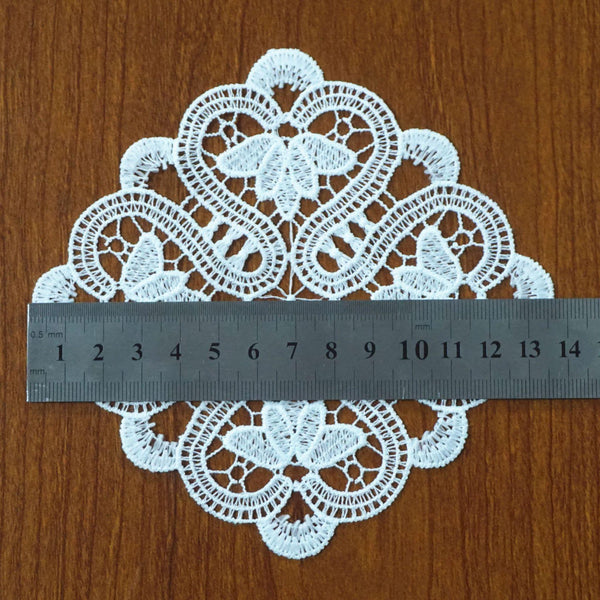 Off White Venice Lace Applique: Floral Guipure Lace (5 3/8 Inches)
