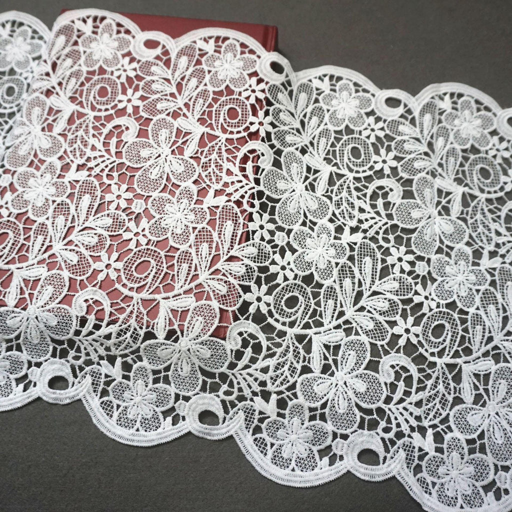 Off White Venice Lace Trim: Victorian Scalloped Guipure Lace - By The Yard