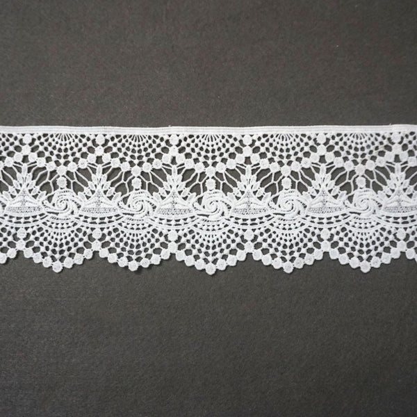 Venice Lace Trim: Off-White Vintage Scalloped Edge Ribbon