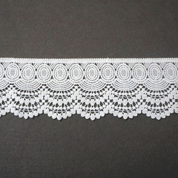 Venice Lace Trim: Off-White Vintage Scalloped Edge Ribbon