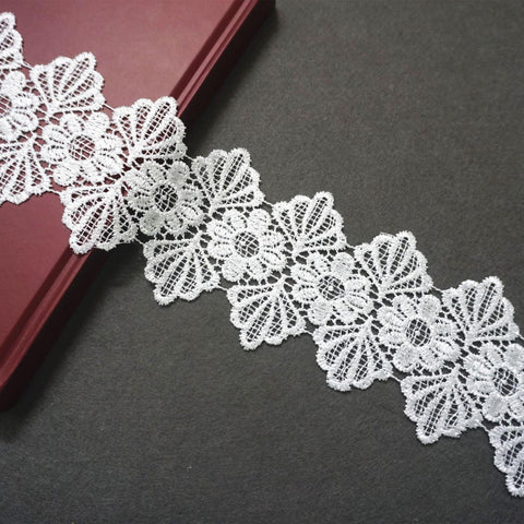 Off White Floral Venice Lace Trim: 4 inches wide priced by the yard