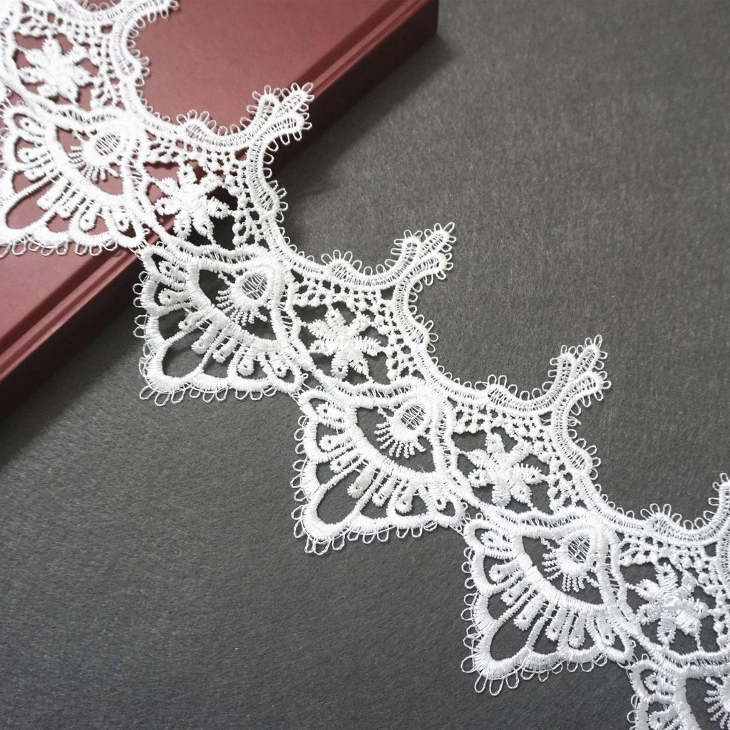 Off White Venice Lace Trim: Floral Scalloped Guipure Lace - By The Yard