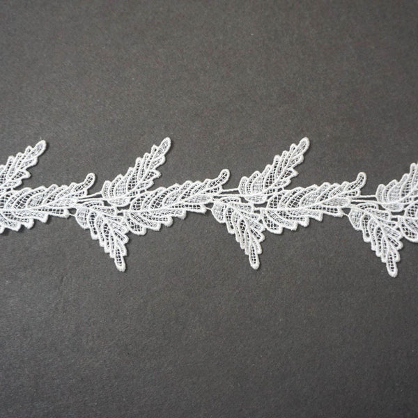 Off White Venice Lace Trim: Leaf Pattern Scalloped Guipure Lace