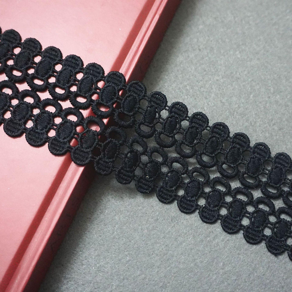 Black Venice Lace Trim: Scalloped Oval Guipure Lace - By The Yard