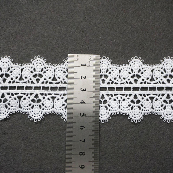 Floral Venice Lace Trim: Off-White Scalloped Guipure Bridal Lace - 2 1/8"