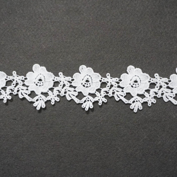 Floral Venice Lace Trim: Off-White Scalloped Guipure Bridal Lace - 2 1/8" Wide