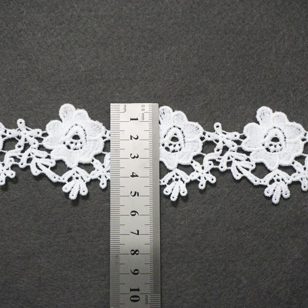 Floral Venice Lace Trim: Off-White Scalloped Guipure Bridal Lace - 2 1/8" Wide