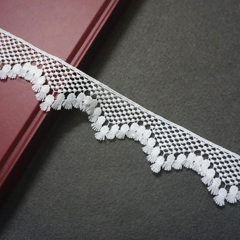 Off White Venice Lace Trim: Scalloped Oval Guipure Bridal Lace