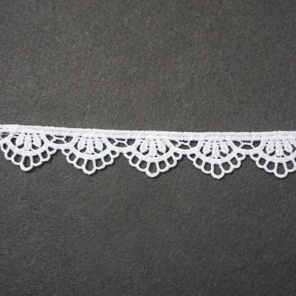 Off White Venice Lace Trim: Scalloped Bridal Guipure Lace - 1 Inch