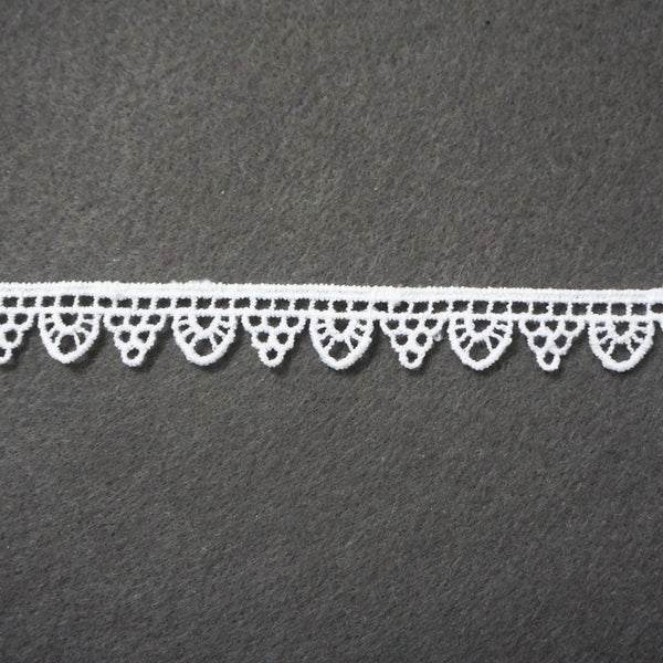 Off White Venice Lace Trim: Scalloped Edge, Vintage Style (1/2 Inch)