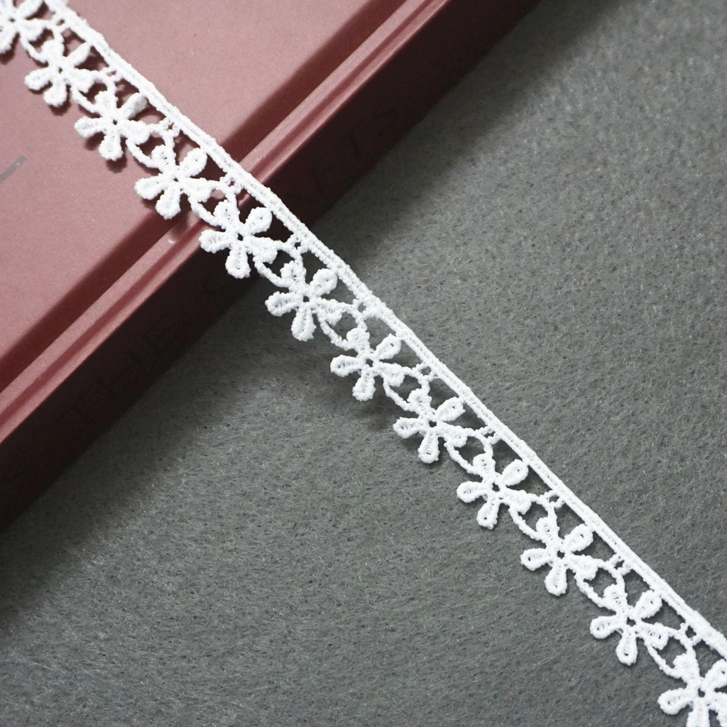 Off White Venice Lace Trim: Small Flower Sewing & Craft Embellishment
