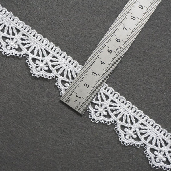 Off-White Venice Lace Trim: Scalloped Bridal Guipure Lace - 1 1/8" Wide