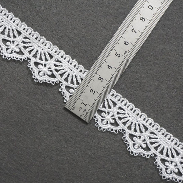 Off-White Venice Lace Trim: Scalloped Bridal Guipure Lace - 1 1/8" Wide