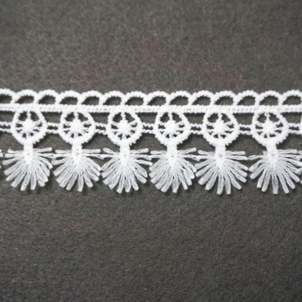Off-White Venice Lace Trim: Scalloped Bridal Guipure Lace - 1 1/8 inch