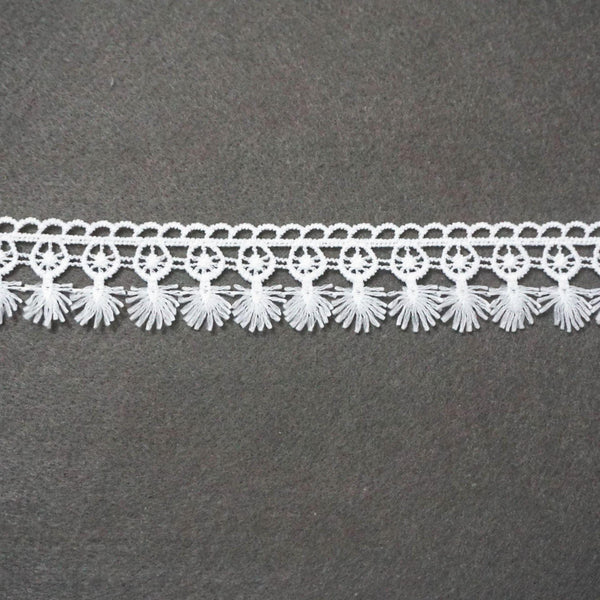 Off-White Venice Lace Trim: Scalloped Bridal Guipure Lace - 1 1/8 inch