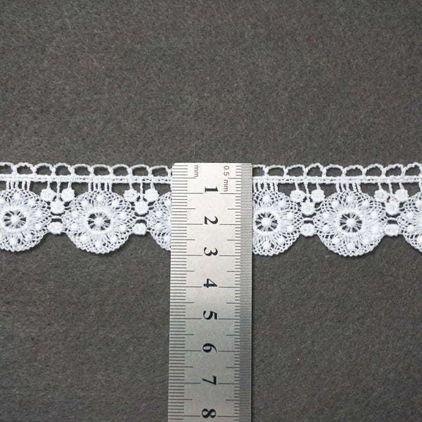 Off-White Venice Lace Trim: Scalloped Bridal Guipure Lace - 1 1/8 inch