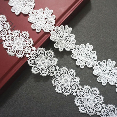 Floral Venice Lace Trim: Off-White Scalloped Guipure Lace - 2 Inch
