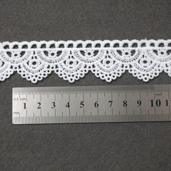 Off-White Venice Lace Trim: Floral Scalloped Guipure Bridal Lace