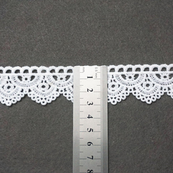 Off-White Venice Lace Trim: Floral Scalloped Guipure Bridal Lace