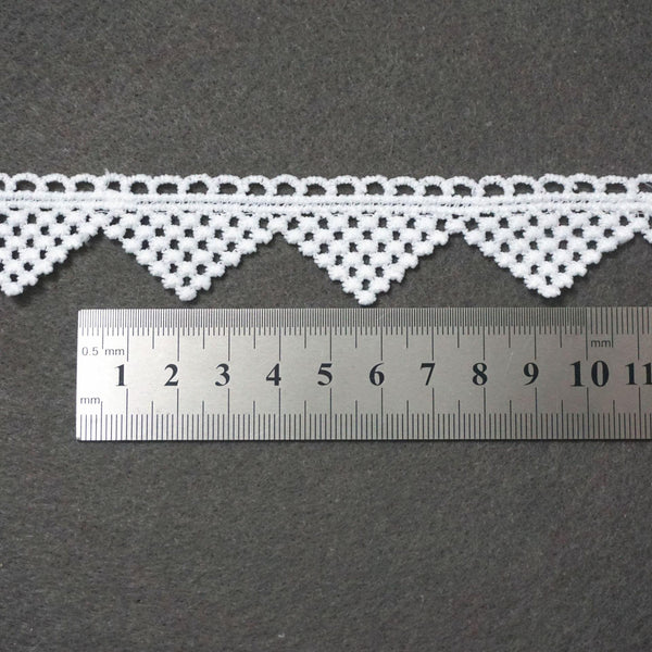 Off-White Venice Lace Trim: Floral Scalloped Guipure Bridal Lace