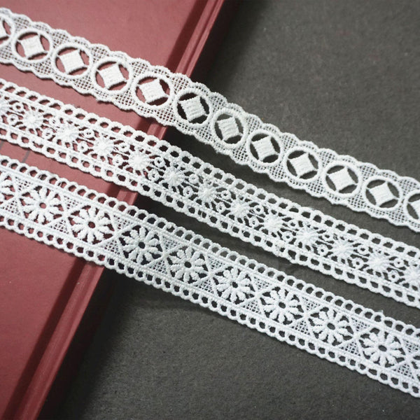 Venice Lace Trim: Off-White Round Pattern, 1-Inch Wide