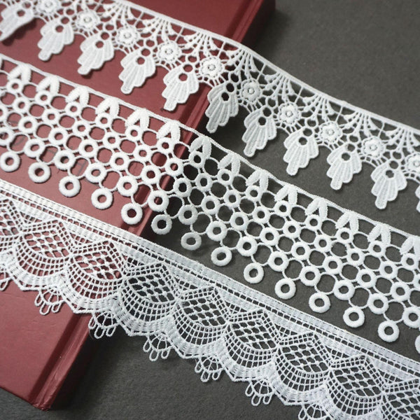 Floral Venice Lace Trim: Off-White Scalloped Guipure Bridal Lace - By The Yard